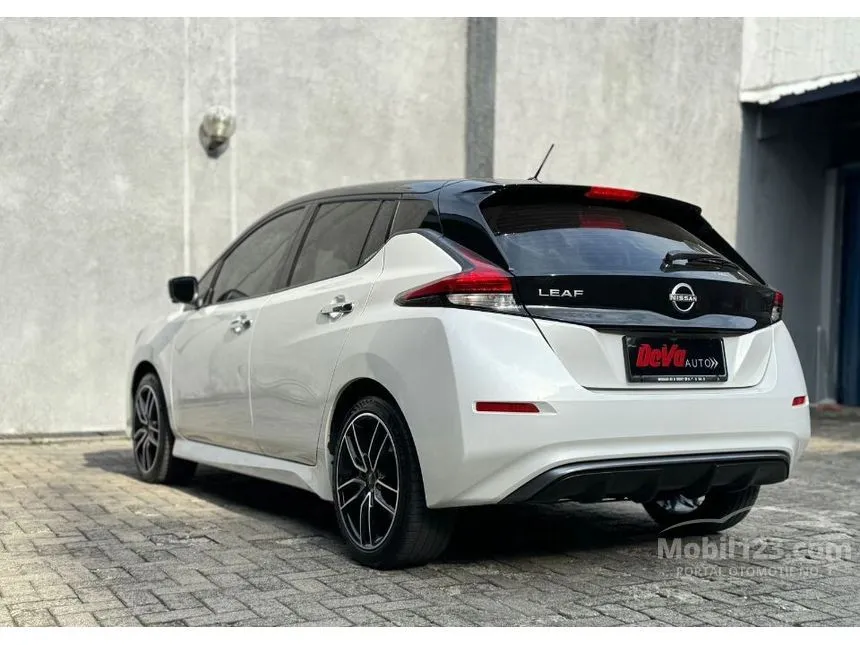 2022 Nissan Leaf Hatchback