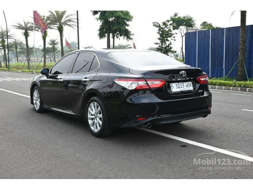 2020 Toyota Camry V Sedan