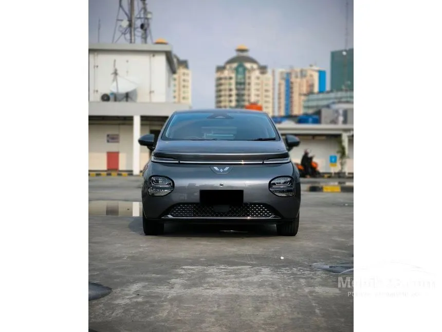 2025 Wuling Cloud EV Pro Hatchback