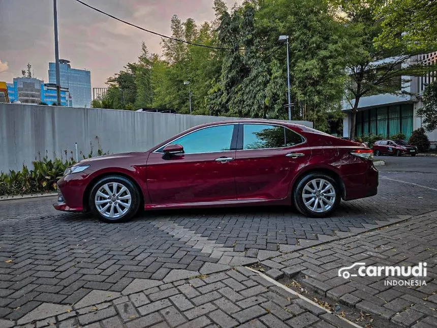 2019 Toyota Camry V Sedan