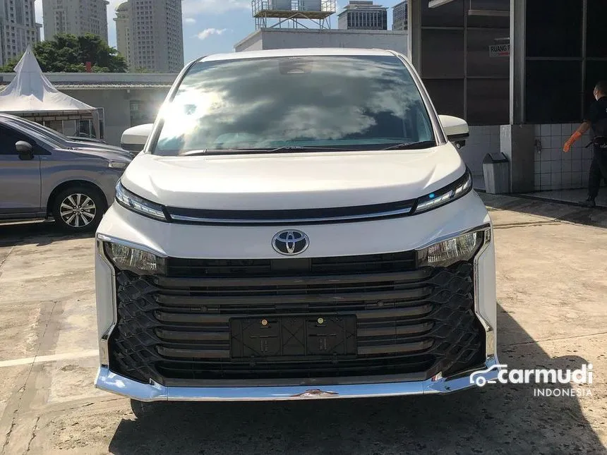 Jual Mobil Toyota Voxy 2023 2.0 di Banten Automatic Van Wagon Putih Rp 602.000.000