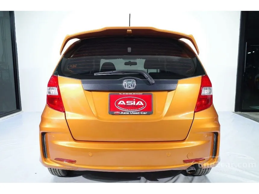 2011 Honda JAZZ SV Hatchback