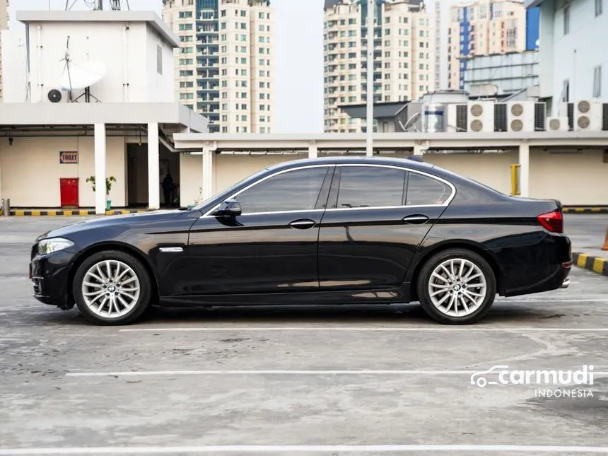 2015 BMW 528i Luxury Sedan