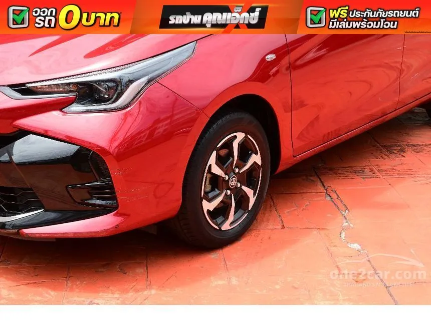 2024 Toyota YARIS Sport Hatchback