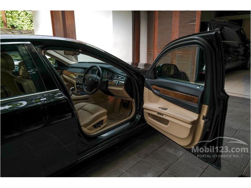2009 BMW 730Li Comfort Sedan