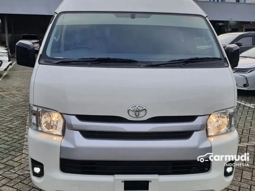 2024 Toyota Hiace Commuter Van Wagon