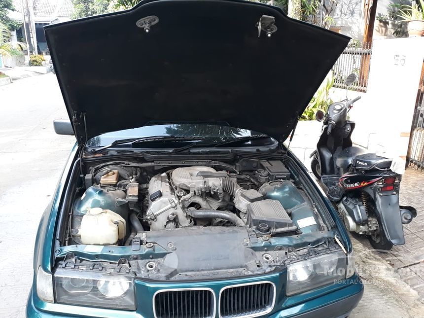 1996 BMW 318i E36 1.8 Manual Sedan