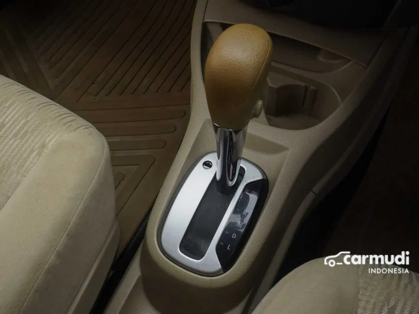 2013 Nissan Grand Livina SV MPV
