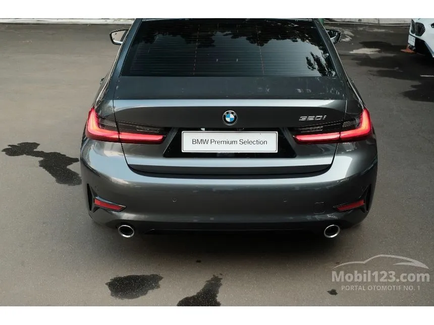 2022 BMW 320i Sport Sedan