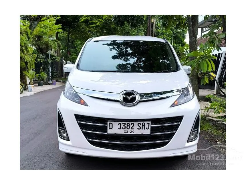 Jual Mobil Mazda Biante 2013 DISI 2.0 di Jawa Barat Automatic MPV Putih Rp 140.000.000