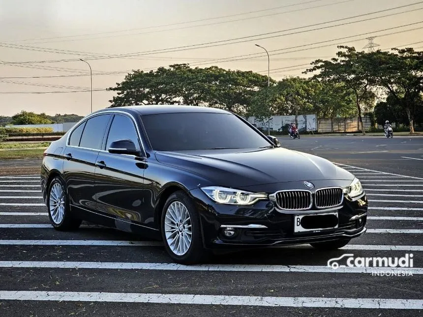 Jual Mobil BMW 320i 2018 Luxury 2.0 di DKI Jakarta Automatic Sedan Hitam Rp 455.000.000