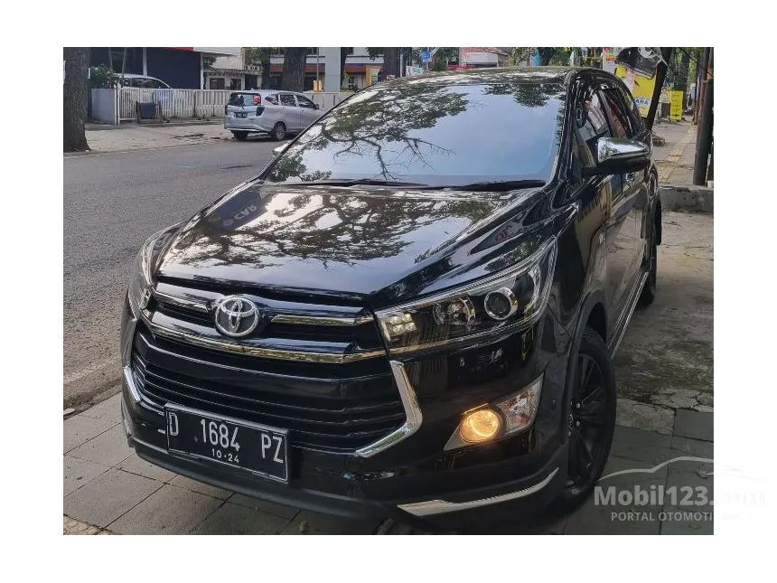 Jual Mobil Toyota Innova Venturer 2017 2.0 di Jawa Barat Automatic Wagon Hitam Rp 349.000.000
