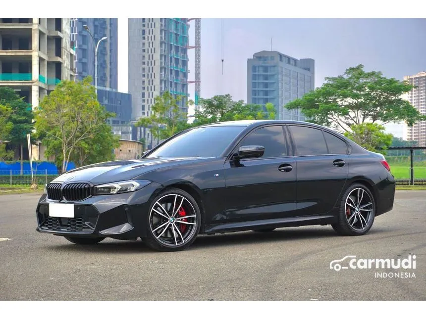 2023 BMW 330i M Sport Pro Sedan