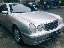 2001 Mercedes-Benz E260 2.6 Classic Sedan