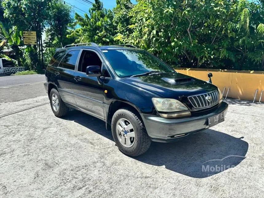 2001 Toyota Harrier SUV