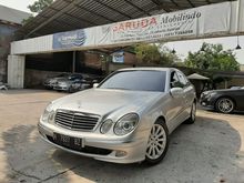 Mercy/ mercedes benz e240 th 2003 silver on grey w211