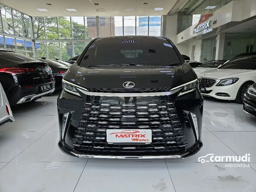 2024 Lexus LM 350h 4 Seater MPV
