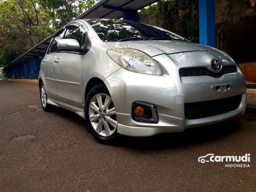 2013 Toyota Yaris S Hatchback