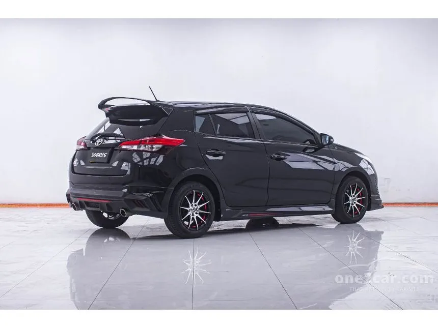 2019 Toyota YARIS E Hatchback