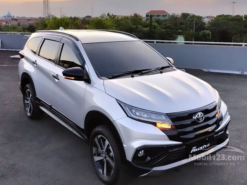 Jual Mobil Toyota Rush 2024 S GR Sport 1.5 di Jawa Barat Manual SUV Silver Rp 233.000.000