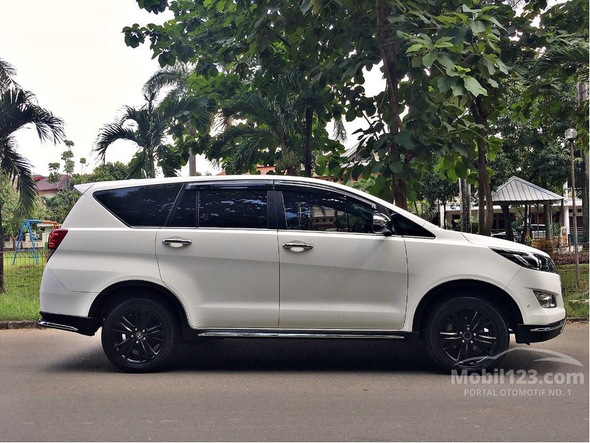 Jual Mobil Toyota Innova  Venturer  2022 N140 2 4 di DKI 