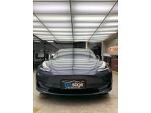 SPECIAL PRICE Tesla Model 3 Standard Range Plus Sedan Midnight Silver Metallic on Black 2020