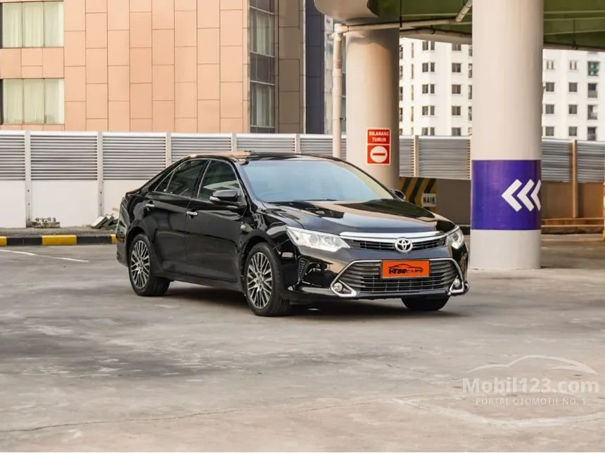 2017 Toyota Camry V Sedan