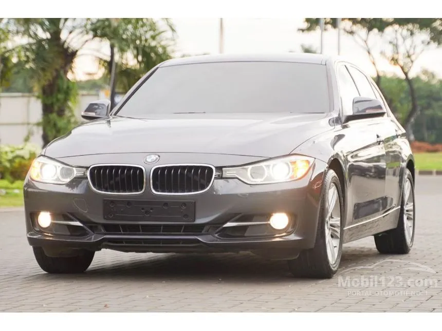 Jual Mobil BMW 320i 2014 Sport 2.0 di DKI Jakarta Automatic Sedan Abu
