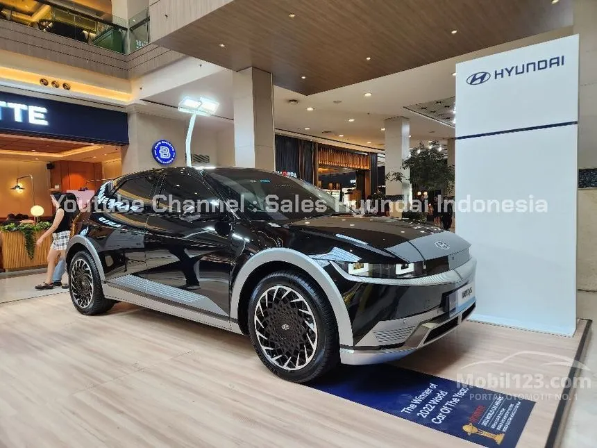 Jual Mobil Hyundai IONIQ 5 2023 Long Range Signature di Banten Automatic Wagon Hitam Rp 735.000.000