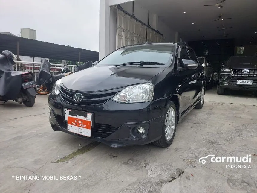 2013 Toyota Etios Valco G Hatchback