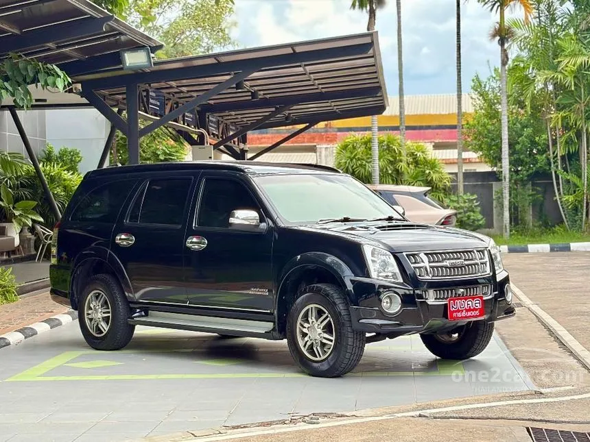 2010 Isuzu MU-7 Primo Super Titanium SUV
