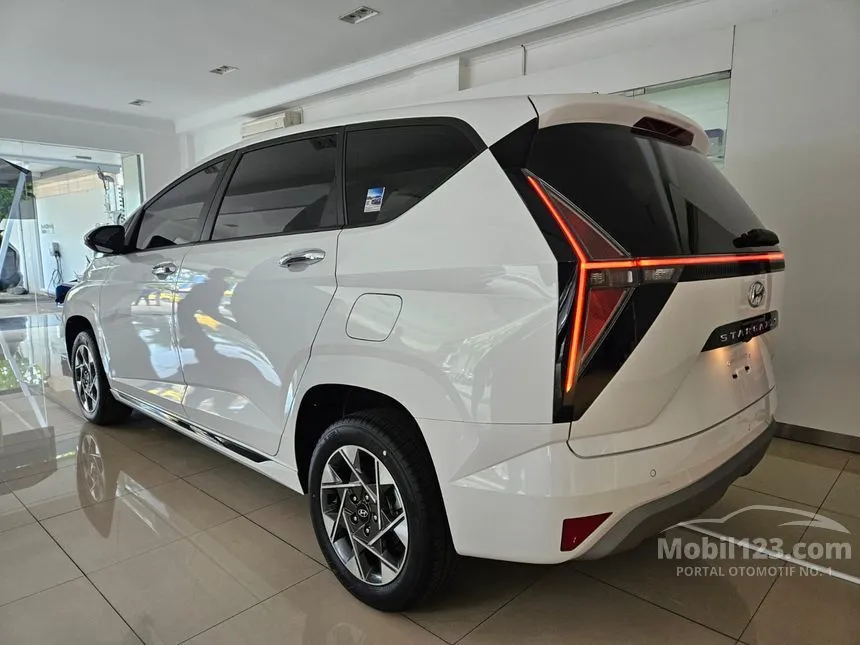 Jual Mobil Hyundai Stargazer 2024 Prime 1.5 di Jawa Barat Automatic Wagon Putih Rp 290.000.000