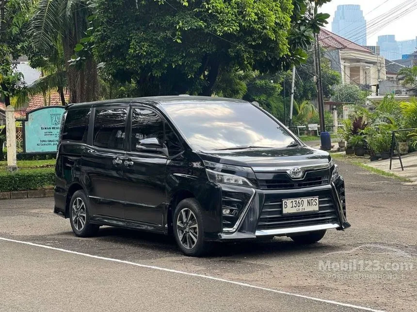 2018 Toyota Voxy MPV