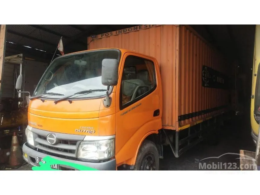 2016 Hino Dutro 4.0  Trucks