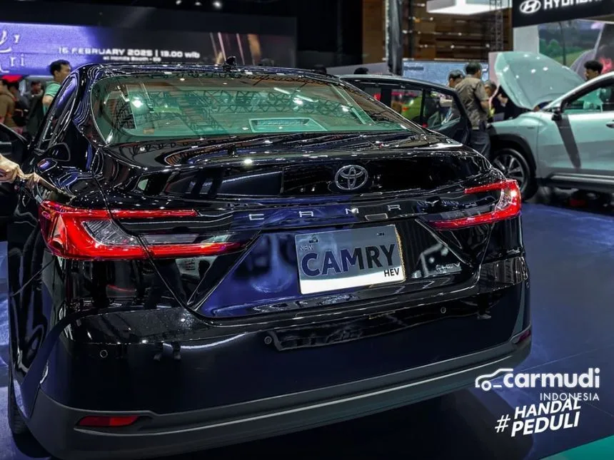 2025 Toyota Camry HEV Sedan