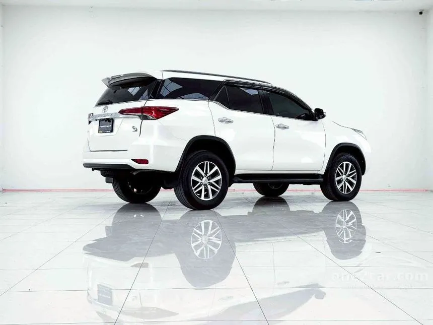 2016 Toyota FORTUNER V SUV