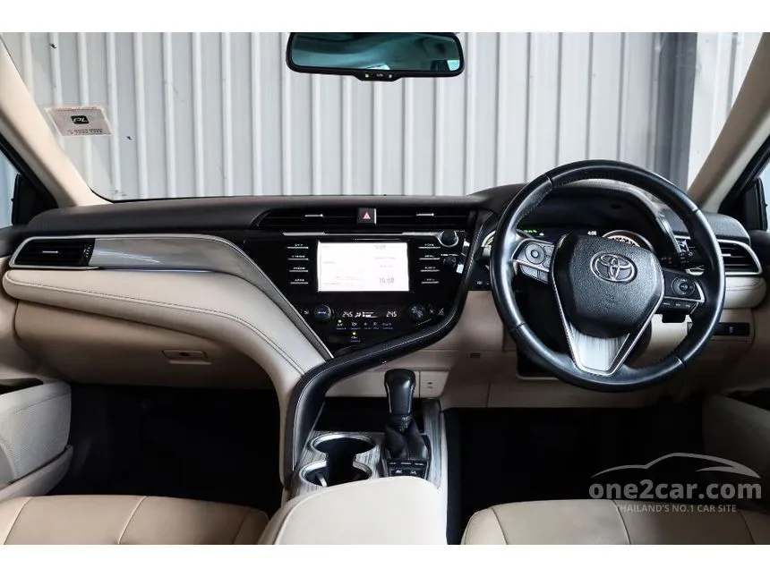 2020 Toyota CAMRY Hybrid Sedan
