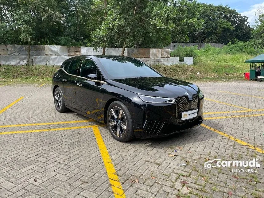 2023 BMW iX xDrive40 Sport SUV