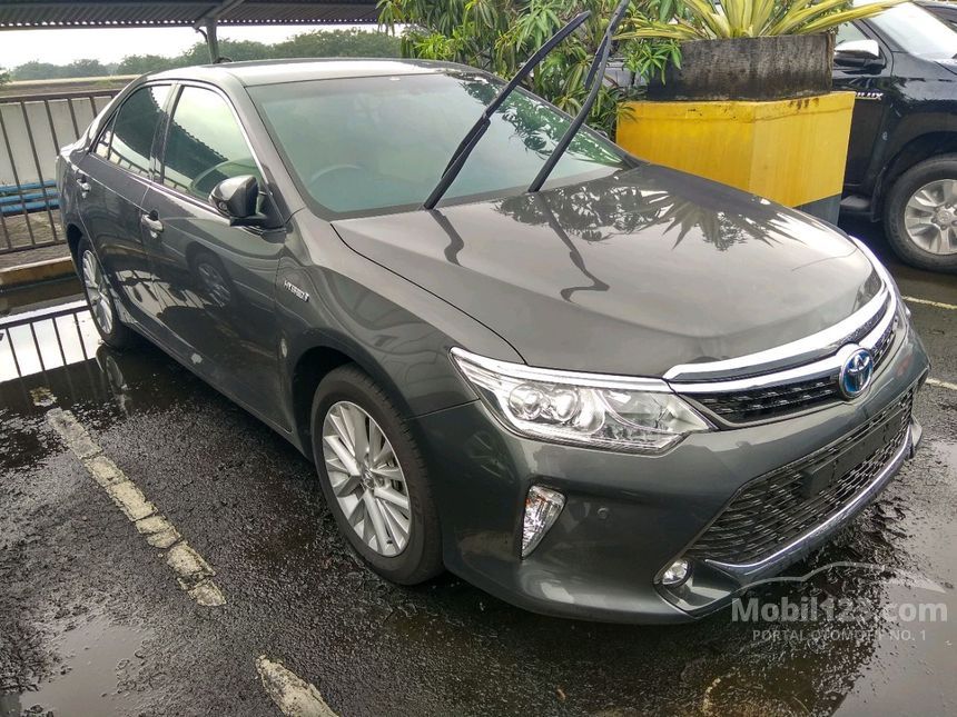 Jual Mobil Toyota Camry Hybrid  2021 Hybrid  2 5 di DKI 