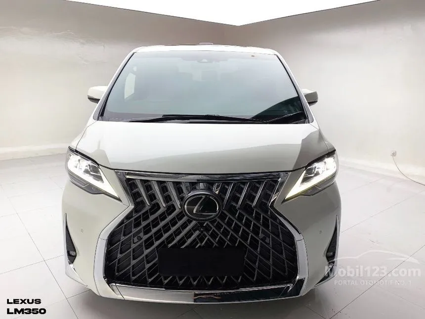 2022 Lexus LM 350 7 Seater MPV