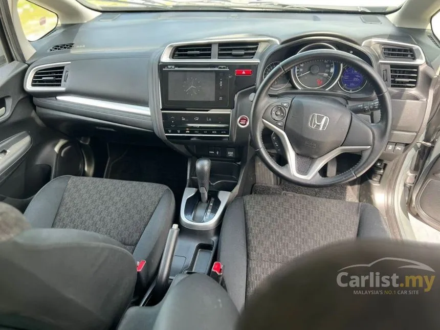 2015 Honda Jazz V i-VTEC Hatchback