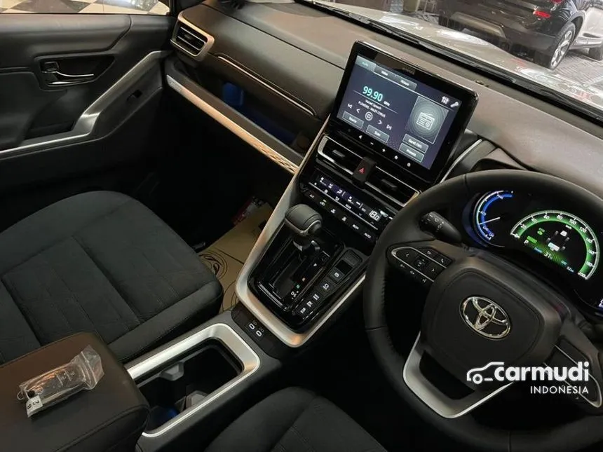 2023 Toyota Kijang Innova Zenix V HV Modellista Wagon