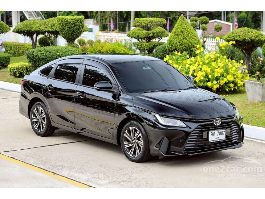 2022 Toyota Yaris Ativ Smart Sedan