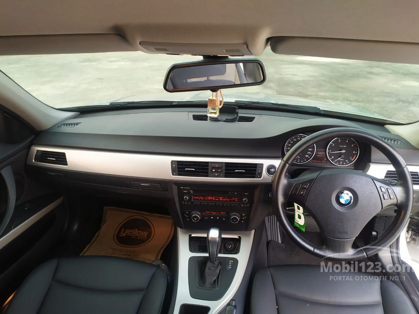 2011 BMW 320i Sedan