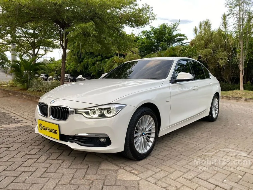 Jual Mobil BMW 320i 2018 Luxury 2.0 di DKI Jakarta Automatic Sedan ...