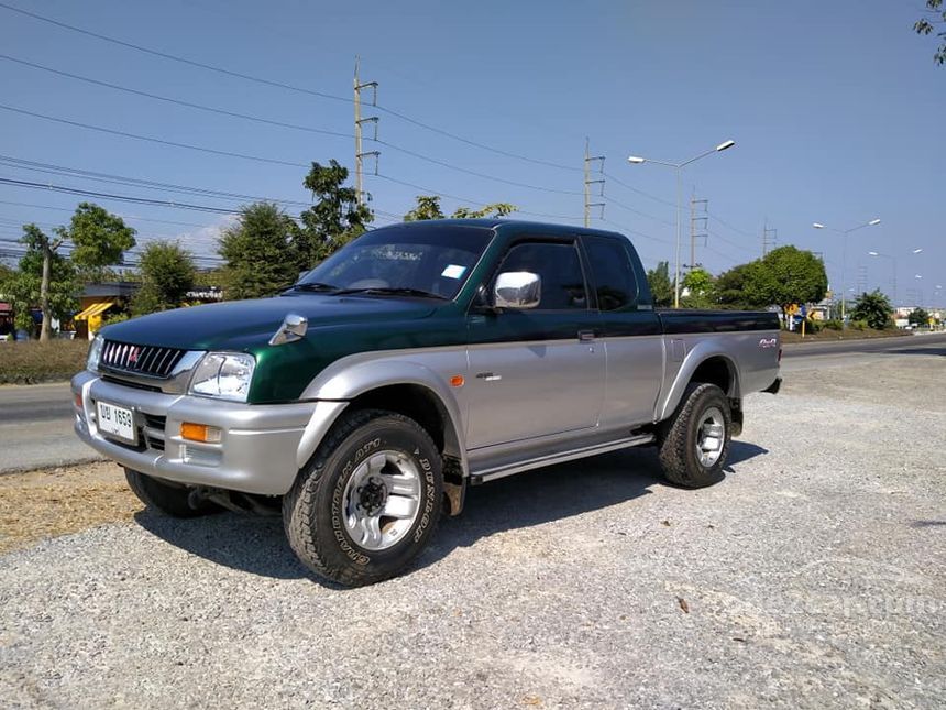 2000 Mitsubishi Strada 2.8 MEGA CAB GLS Pickup MT for sale on One2car