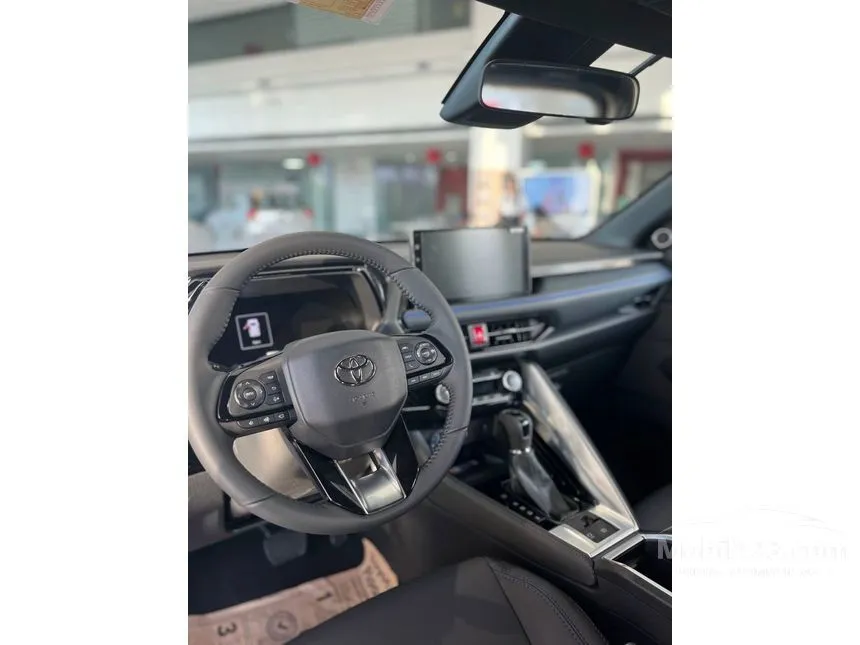 2026 Toyota Yaris Cross S HV SUV