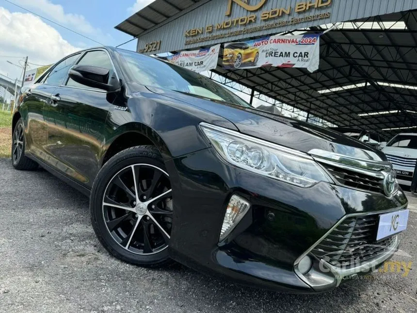 2015 Toyota Camry Hybrid Sedan