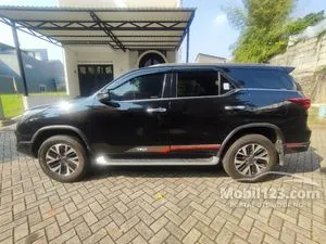 2017 Toyota Fortuner 2.4 TRD 4X2 SUV