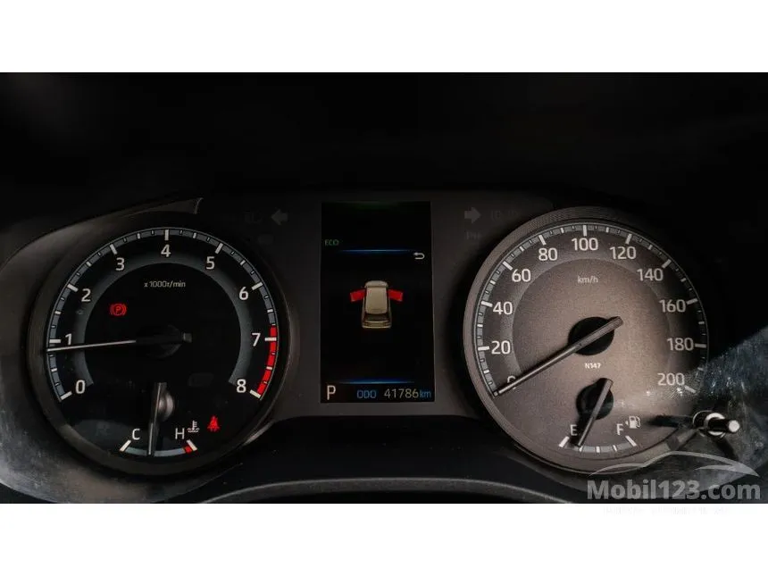 2022 Toyota Kijang Innova Zenix V (Non Premium Color) MPV